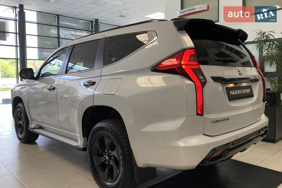 Mitsubishi Pajero Sport - фото 3