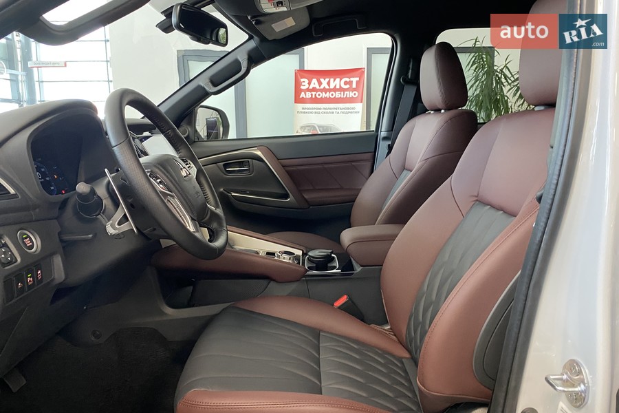 Mitsubishi Pajero Sport - фото 13
