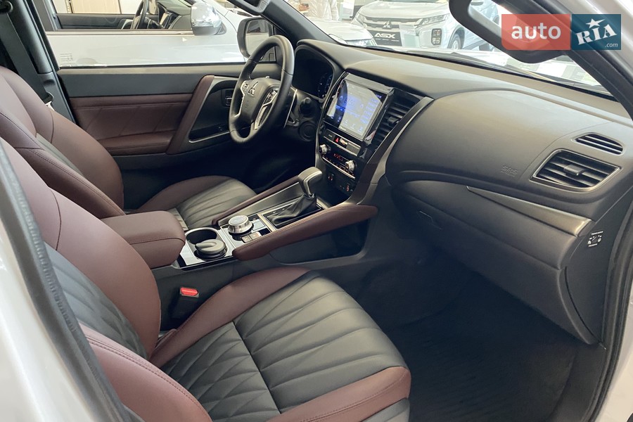 Mitsubishi Pajero Sport - фото 18