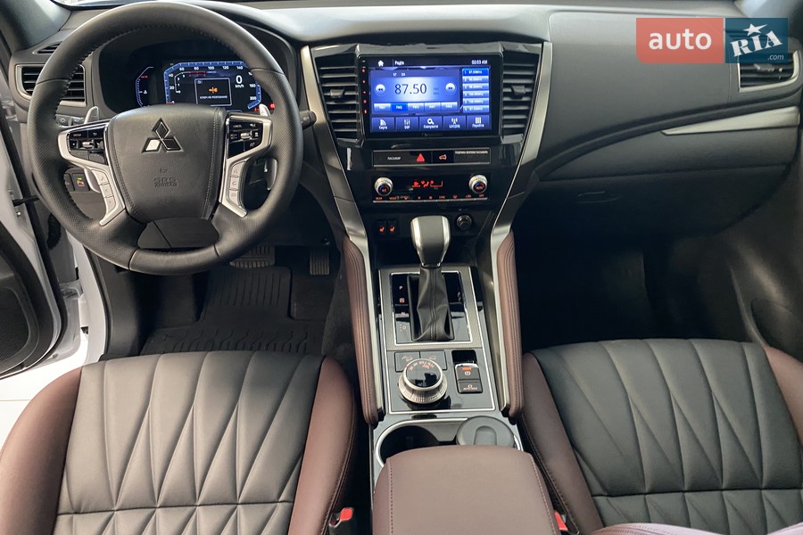 Mitsubishi Pajero Sport - фото 15