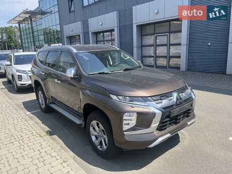 Mitsubishi Pajero Sport 2024