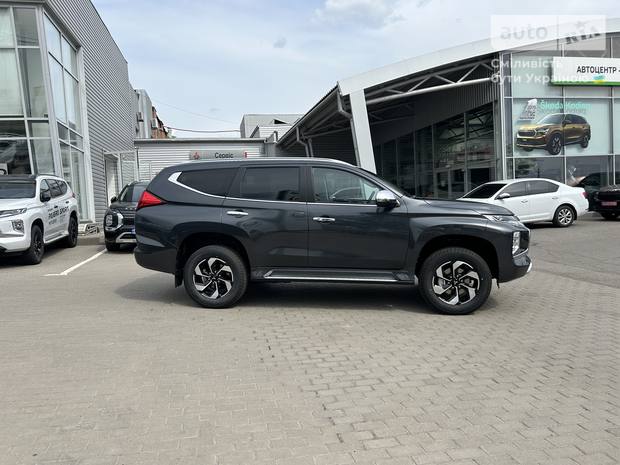 Mitsubishi Pajero Sport 2024