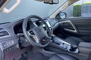 Mitsubishi Pajero Sport Instyle