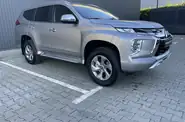 Mitsubishi Pajero Sport Instyle