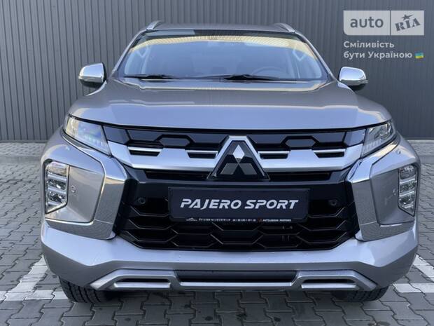 Mitsubishi Pajero Sport 2025