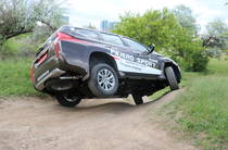 Mitsubishi Pajero Sport Intense