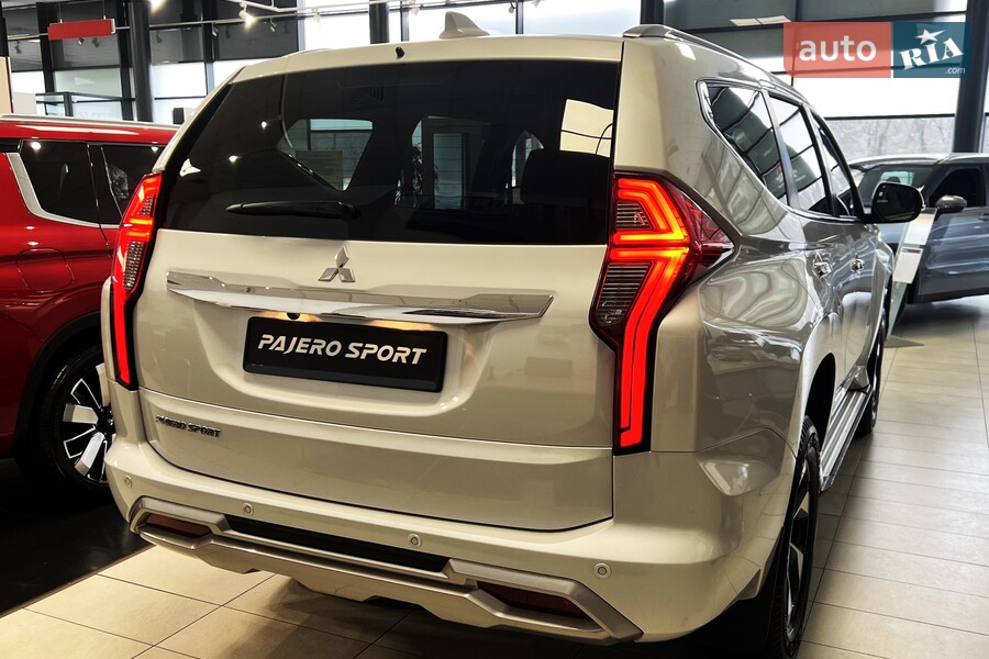 Mitsubishi Pajero Sport - фото 6