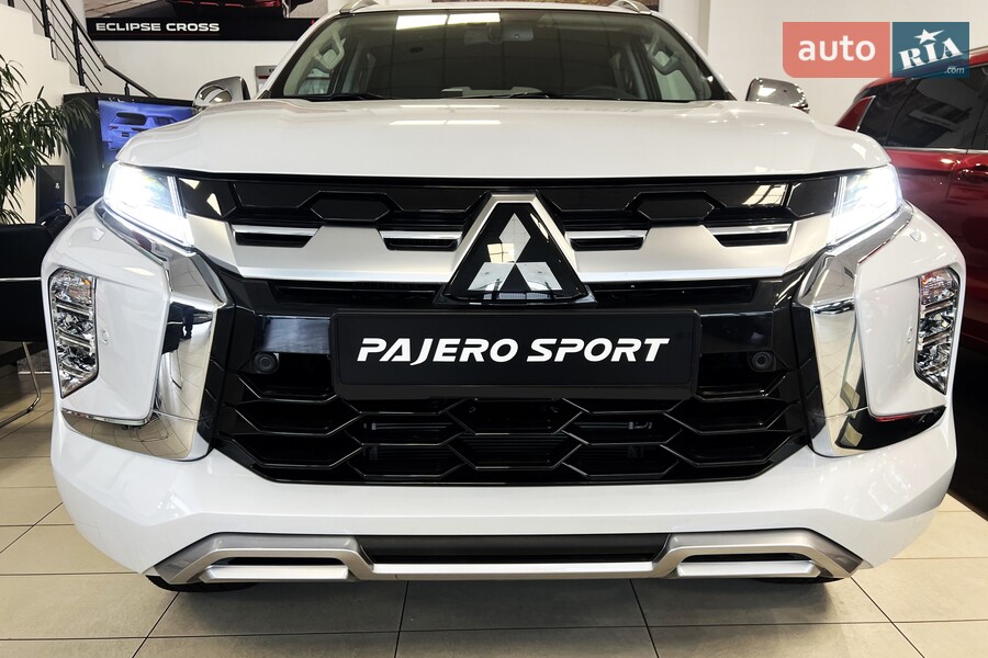 Mitsubishi Pajero Sport - фото 3
