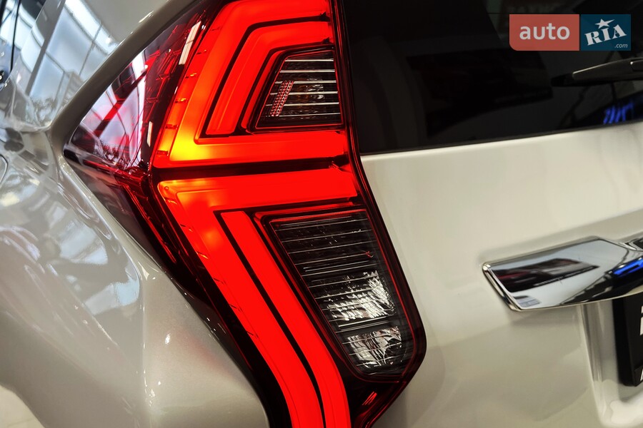 Mitsubishi Pajero Sport - фото 9