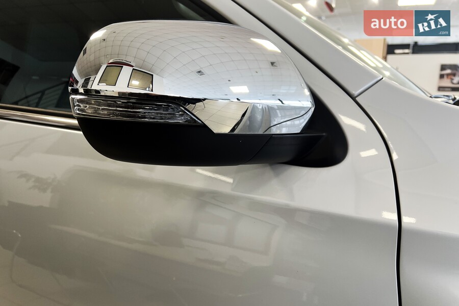 Mitsubishi Pajero Sport - фото 10