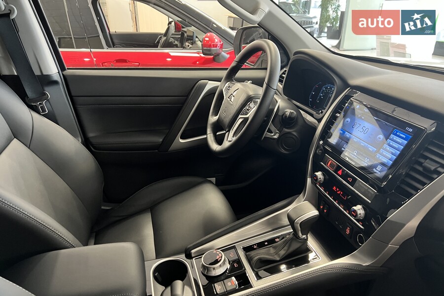 Mitsubishi Pajero Sport - фото 11