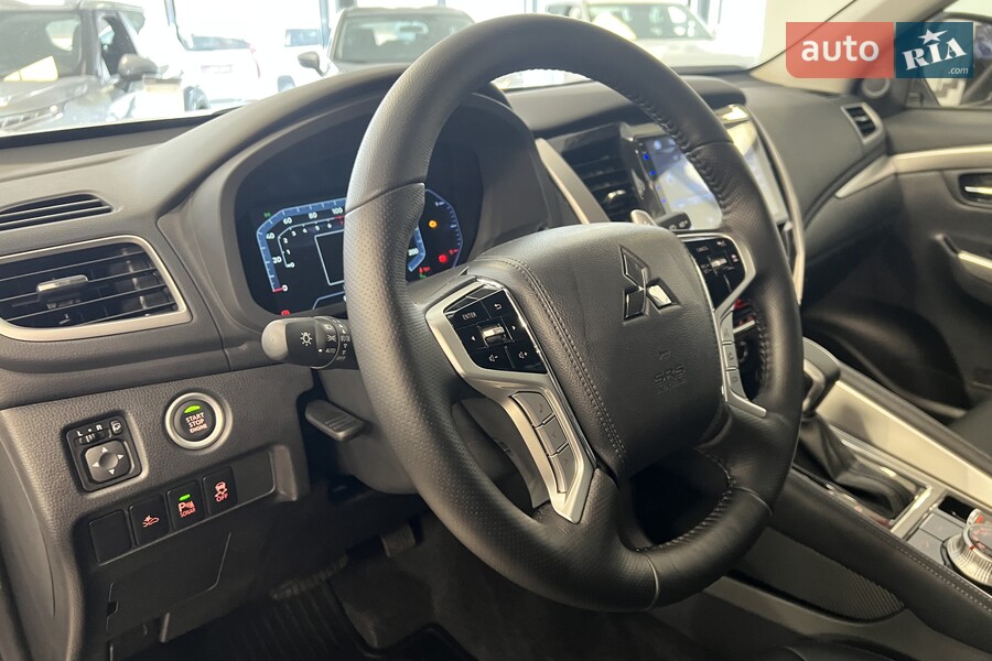 Mitsubishi Pajero Sport - фото 16