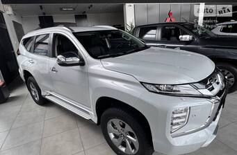 Mitsubishi Pajero Sport 2025 Instyle