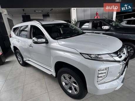 Mitsubishi Pajero Sport 2025