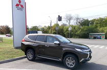 Mitsubishi Pajero Sport Intense