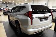 Mitsubishi Pajero Sport Instyle