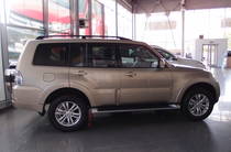 Mitsubishi Pajero Intense