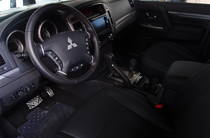 Mitsubishi Pajero Intense