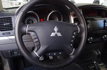 Mitsubishi Pajero Intense