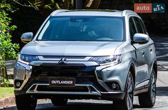 Mitsubishi Outlander 2.4 CVT (167 л.с.) 4WD 2019 Mitsubishi Outlander 2.4 CVT (167 л.с.) 4WD 2019