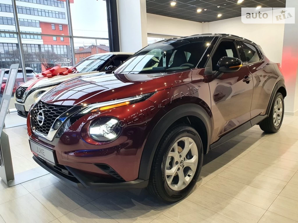 Nissan Juke N-Connecta Parking