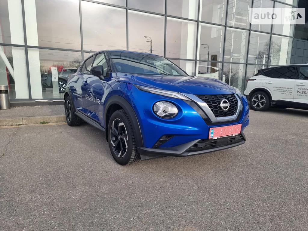 Nissan Juke N-Connecta Parking