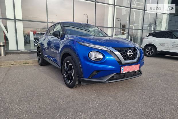 Nissan Juke N-Connecta Parking