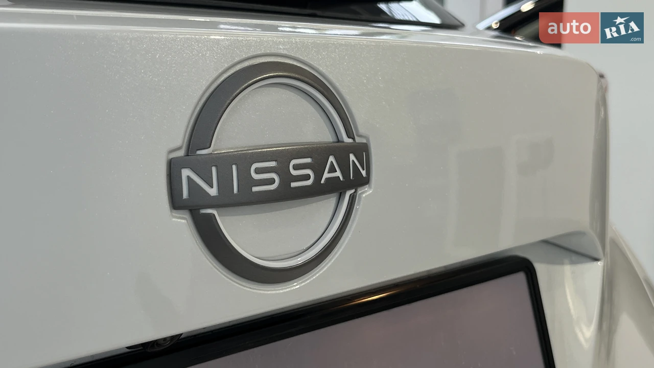 Nissan-25