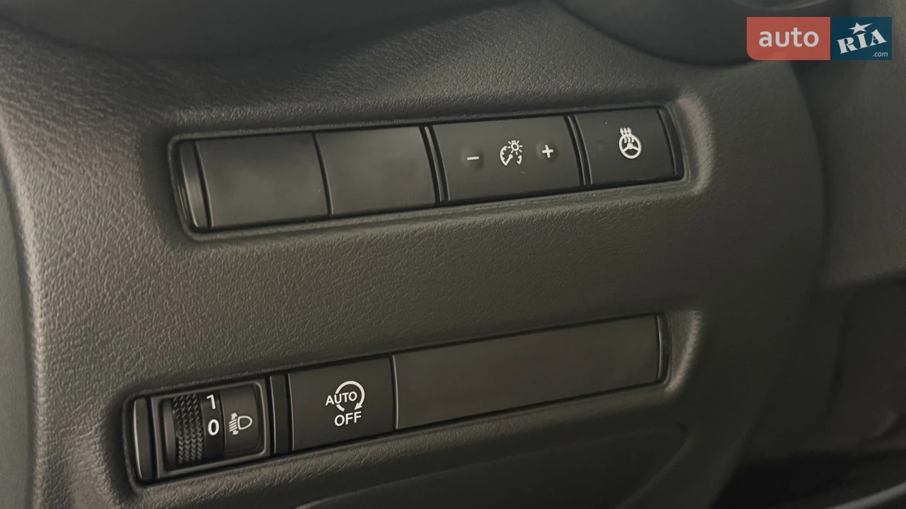 Nissan-12