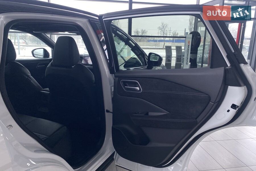 Nissan Qashqai - фото 12