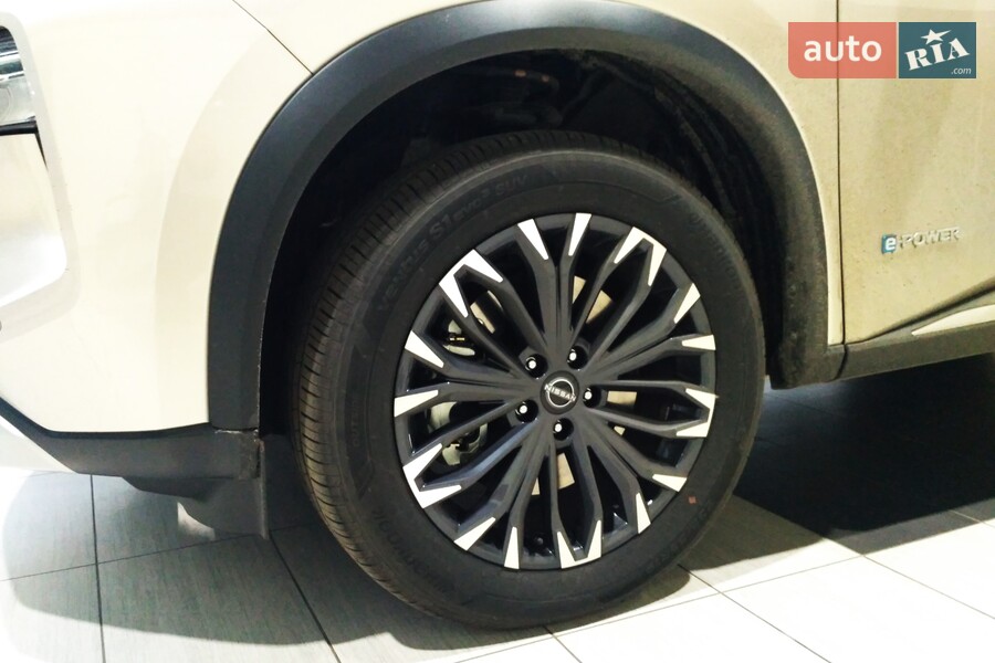 Nissan X-Trail - фото 8