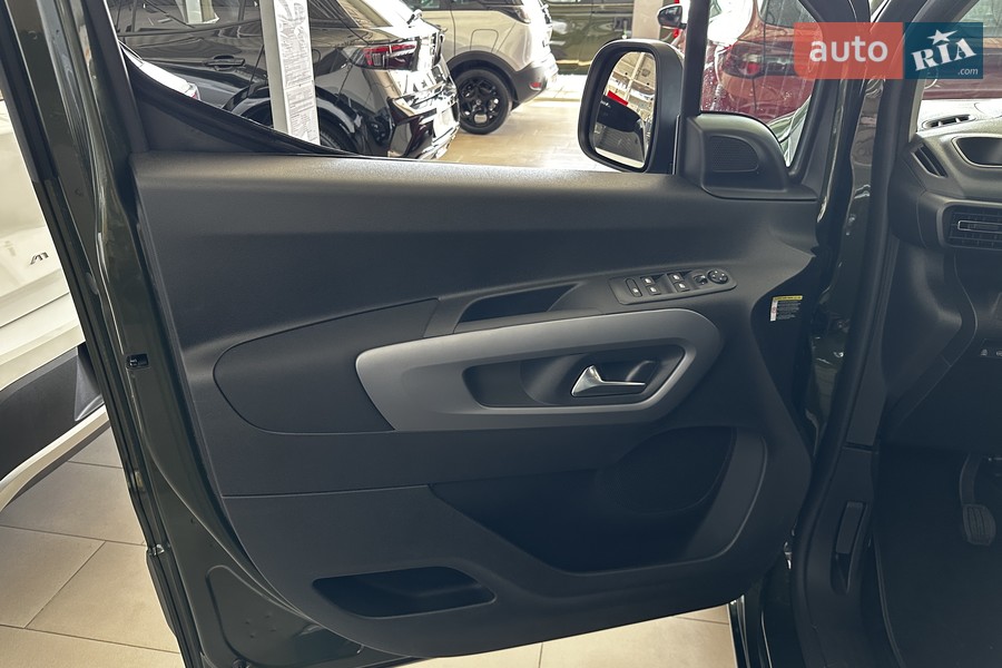 Opel Combo - фото 14
