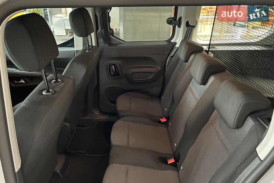 Opel Combo - фото 14