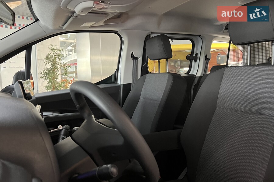 Opel Combo - фото 17