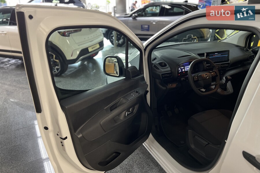 Opel Combo - фото 15