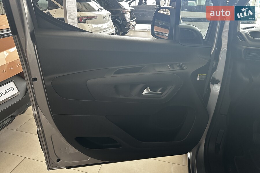 Opel Combo - фото 16