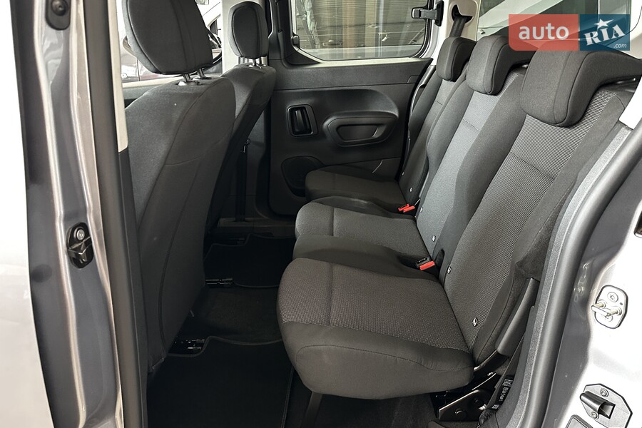 Opel Combo - фото 17