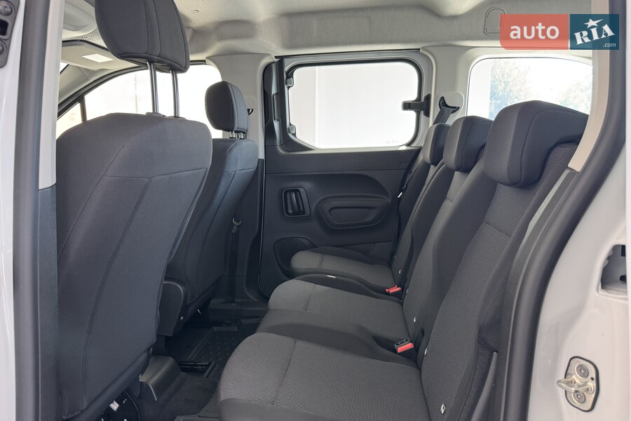 Opel Combo - фото 14