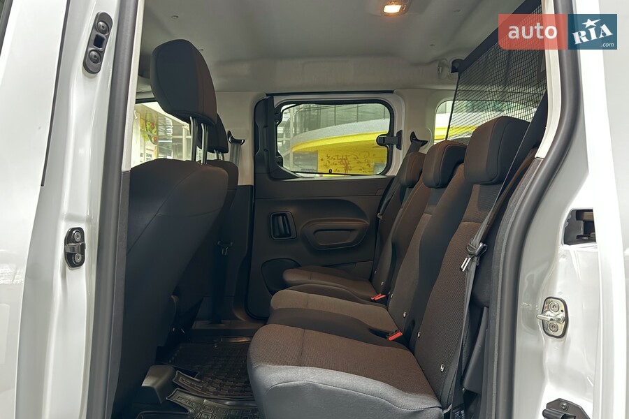 Opel Combo - фото 13