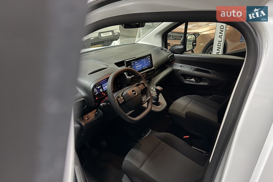 Opel Combo - фото 15