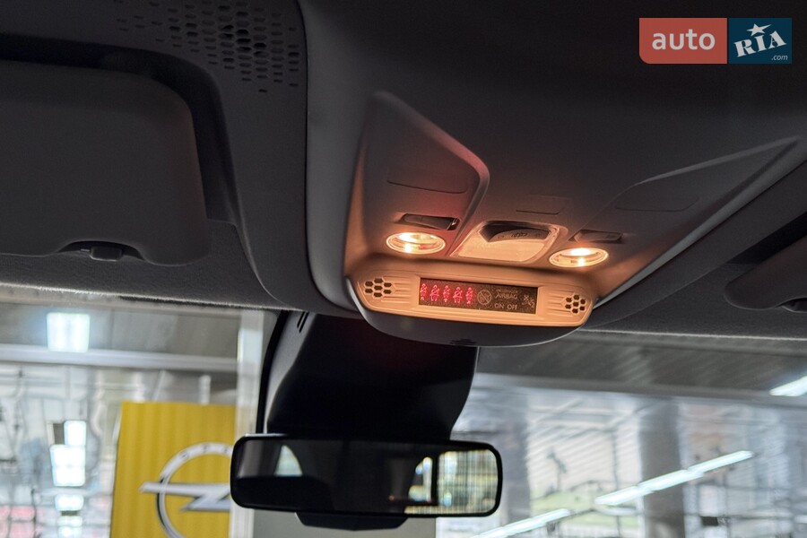Opel Combo - фото 16