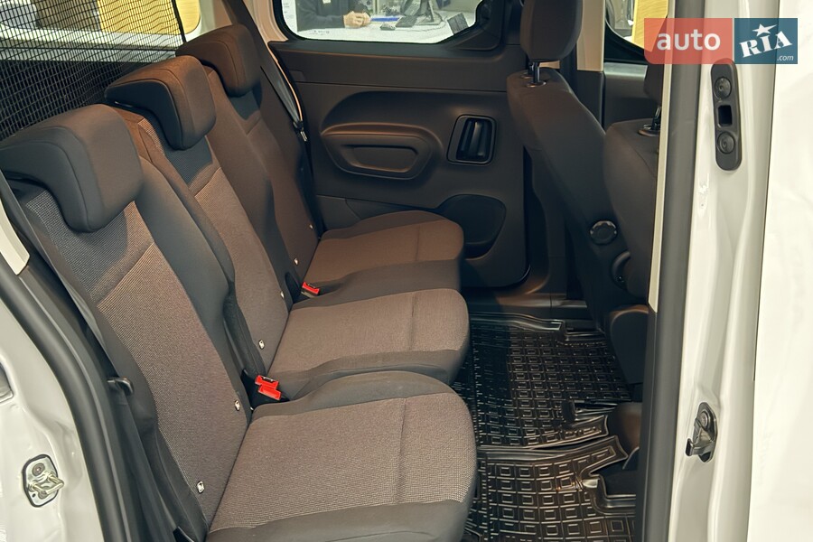 Opel Combo - фото 18