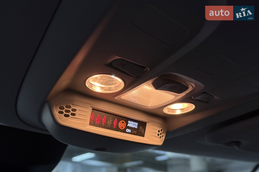 Opel Combo - фото 20