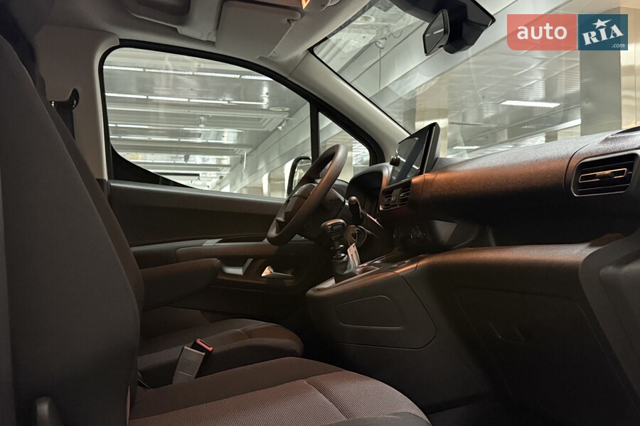 Opel Combo - фото 23