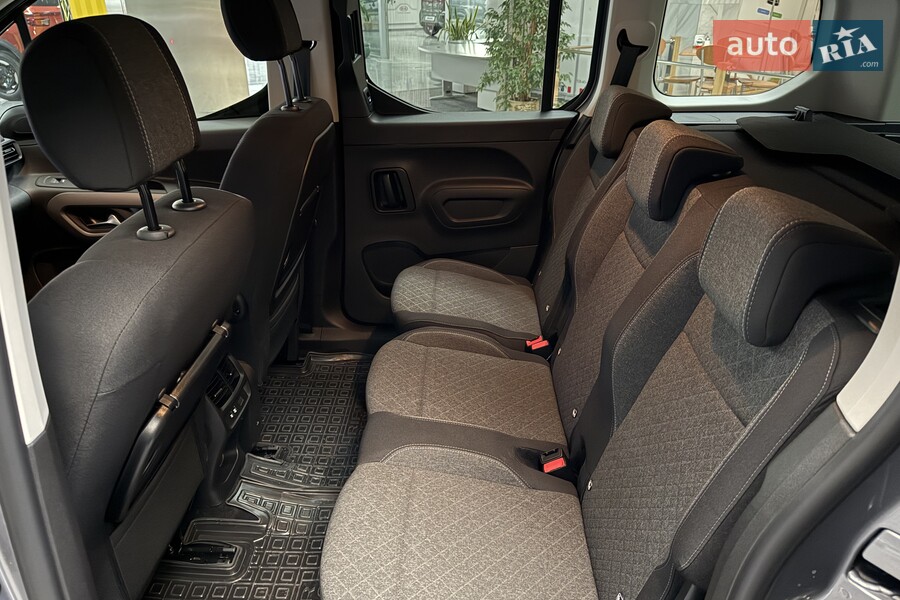 Opel Combo - фото 15