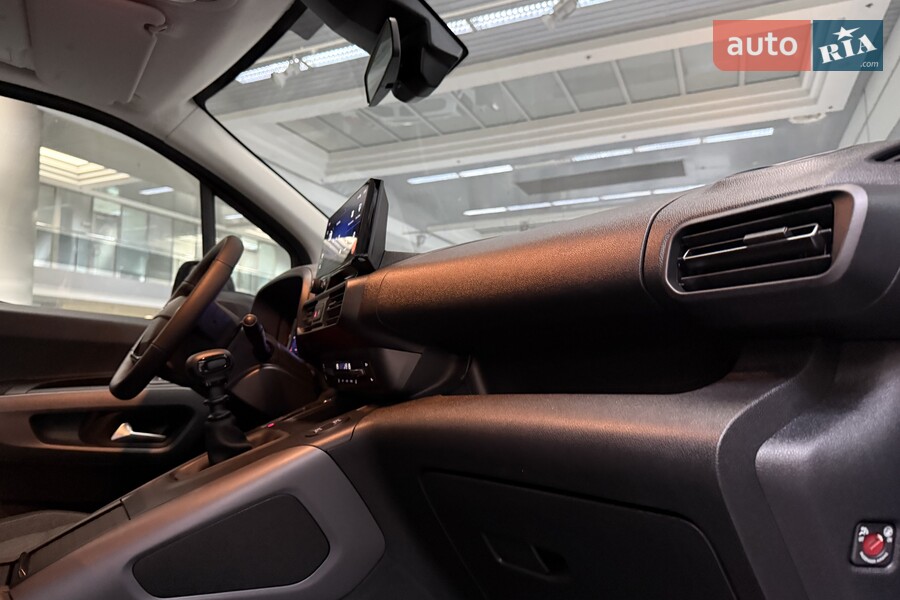 Opel Combo - фото 18