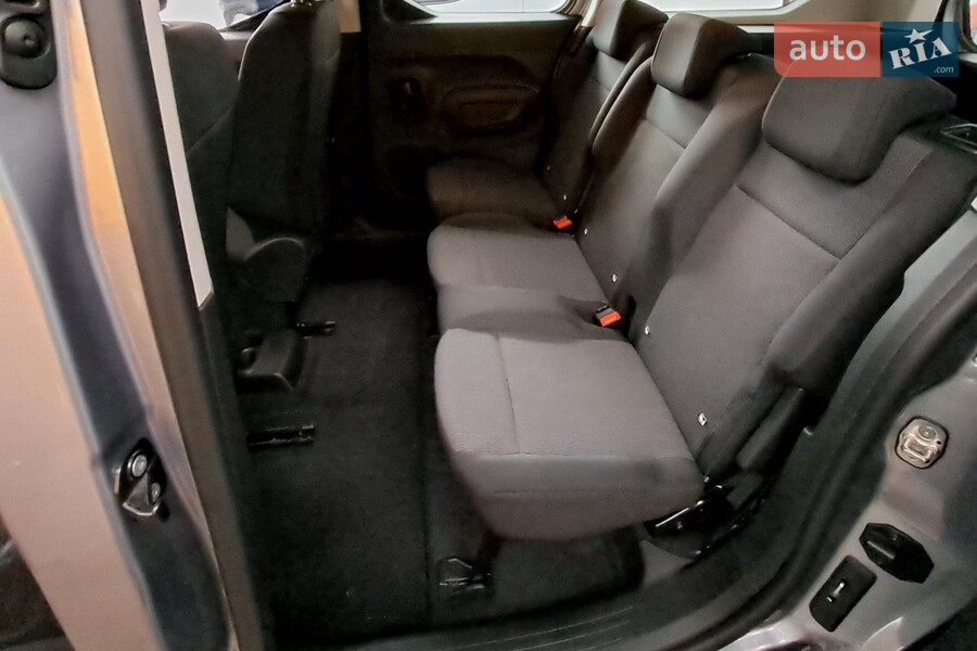 Opel Combo - фото 14