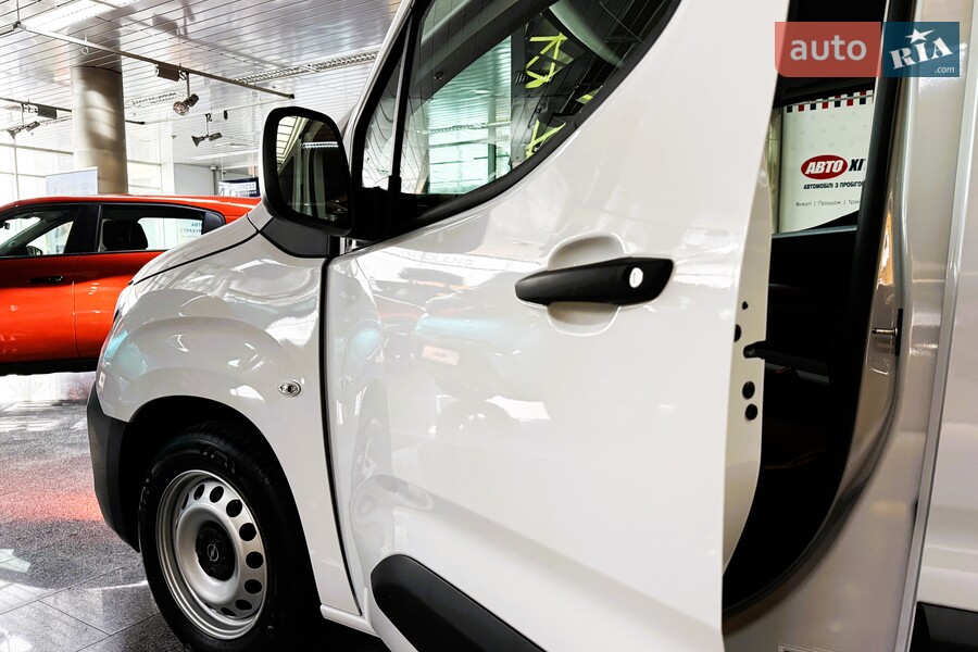 Opel Combo - фото 12