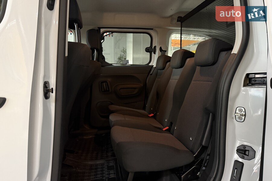 Opel Combo - фото 16