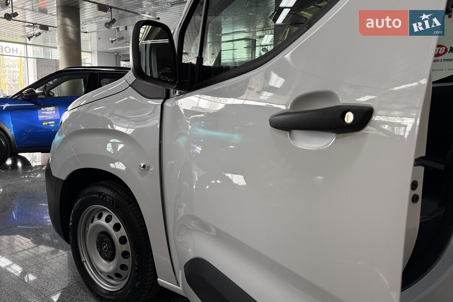 Opel Combo - фото 9